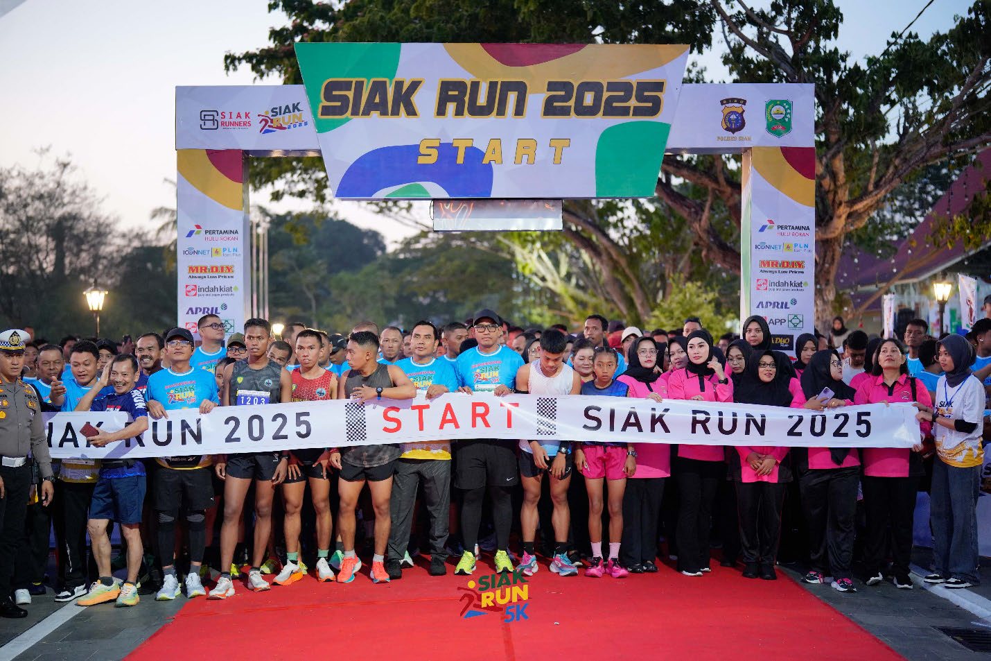 Garis start Siak Run 2025 di depan Istana Siak